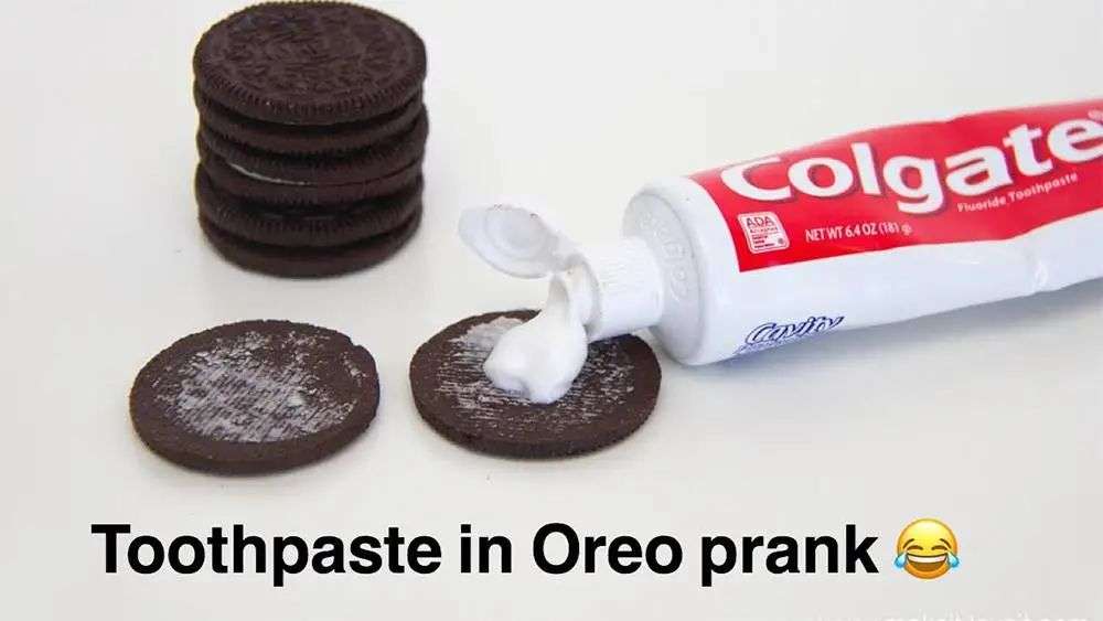 再也不用「擠牙膏」，高露潔換上的「潤滑劑」包裝，讓牙膏從此一滴不剩