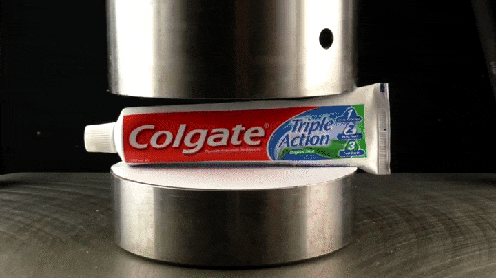 再也不用「擠牙膏」，高露潔換上的「潤滑劑」包裝，讓牙膏從此一滴不剩